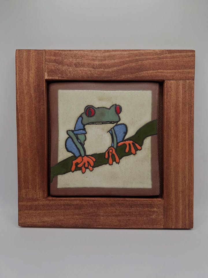 Frog tile